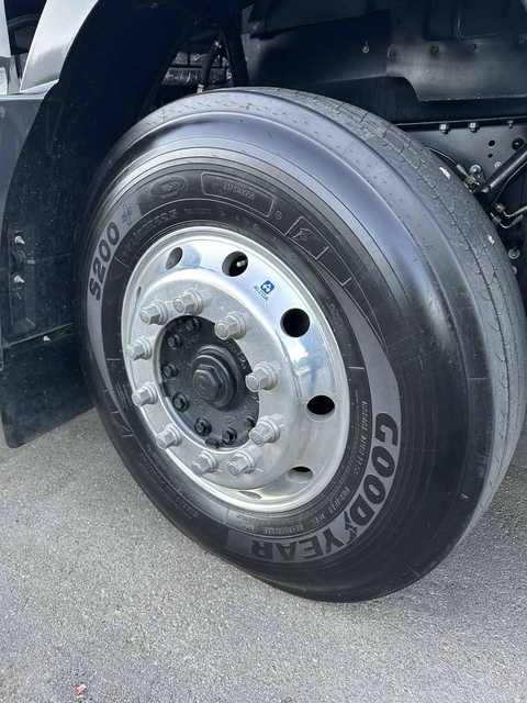 Commercial Wheel Detail — Wheel Shine — After